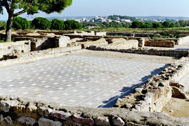 erhaltene Mosaikfussboeden in Empuries